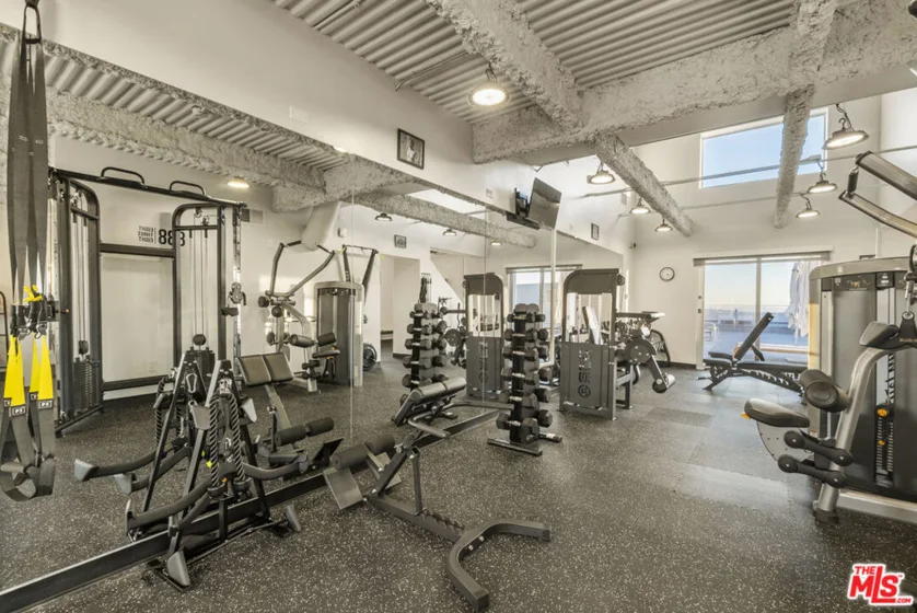 838 N Doheny Drive #302 photo 14