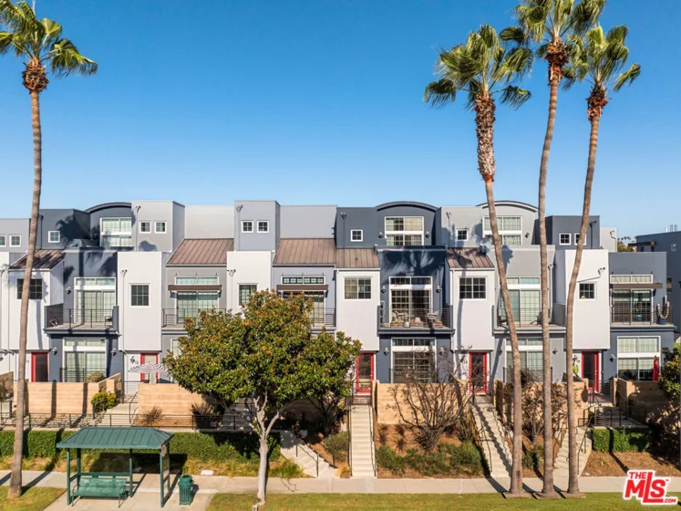 5400 Playa Vista Drive #14 photo 25