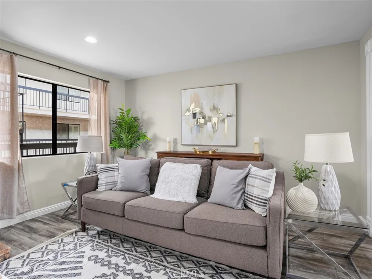635 E Elmwood Avenue #203 photo 11