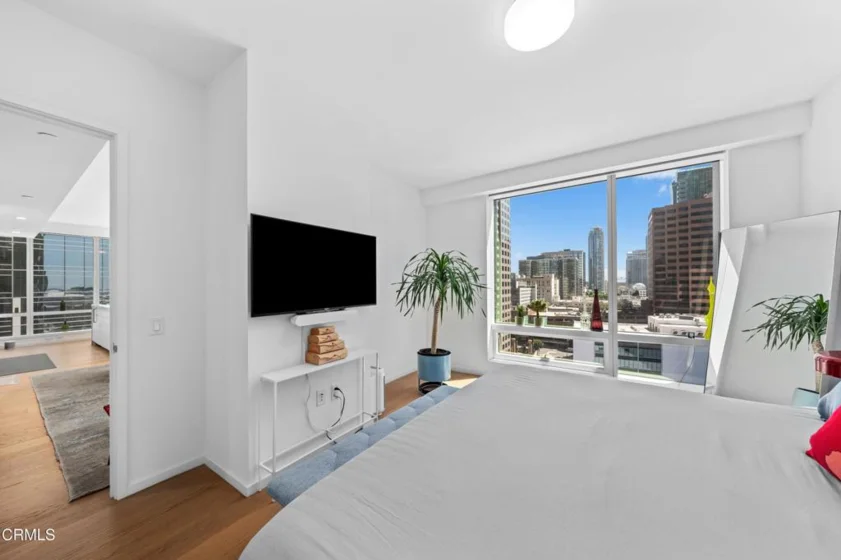 877 Francisco Street #1506 photo 6