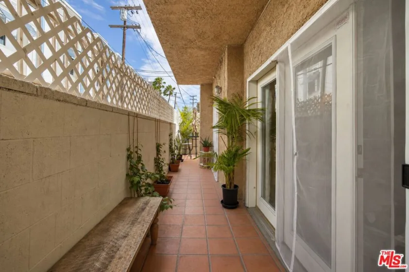 104 S Hayworth Avenue #103 photo 11