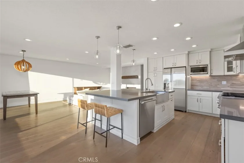 2021 Avenida Chico photo 17