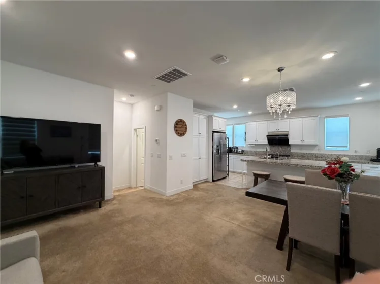 1623 W Glendon photo 9