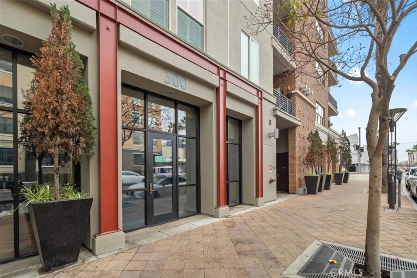 300 E 4th Street #201 photo 1