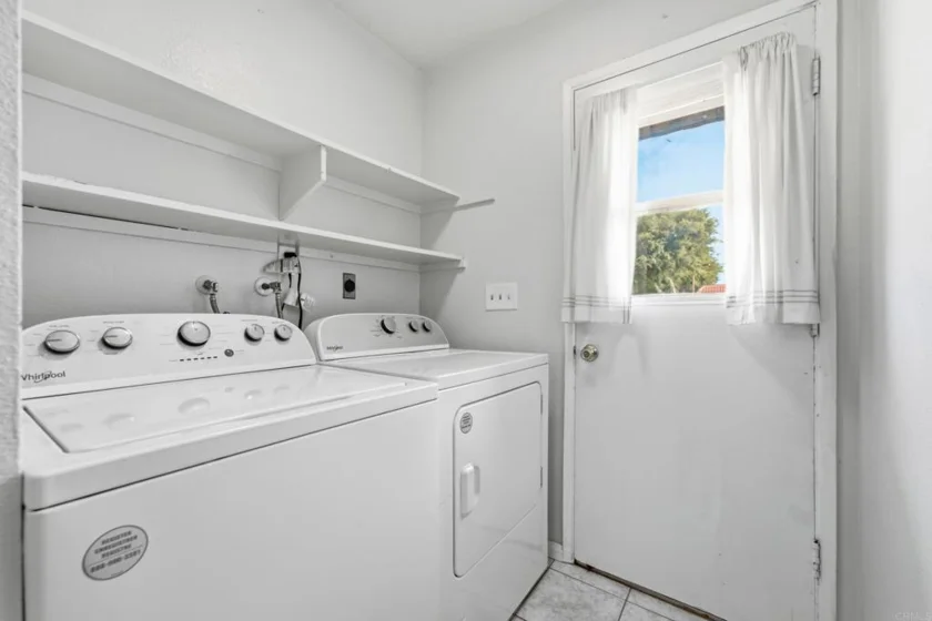 655 Beverly Place photo 12