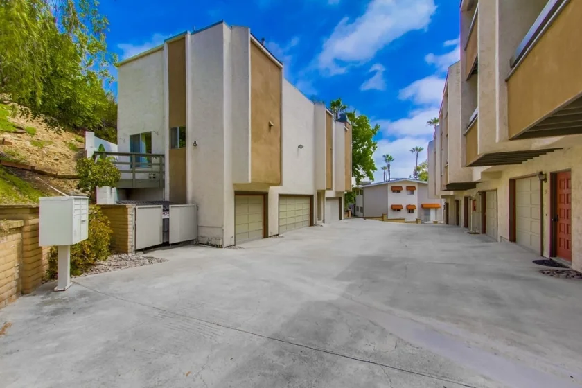 5495 Marengo #4 photo 1