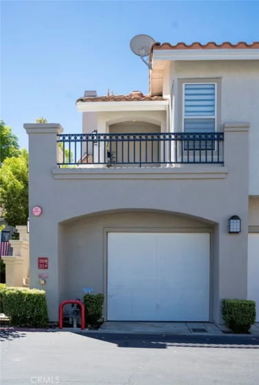 210 California Court photo 2