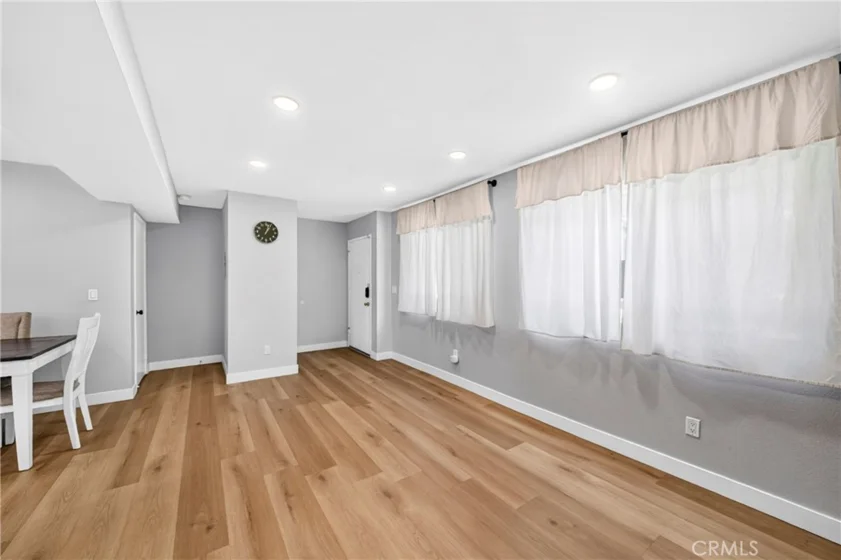 8451 Cedarview Court photo 4