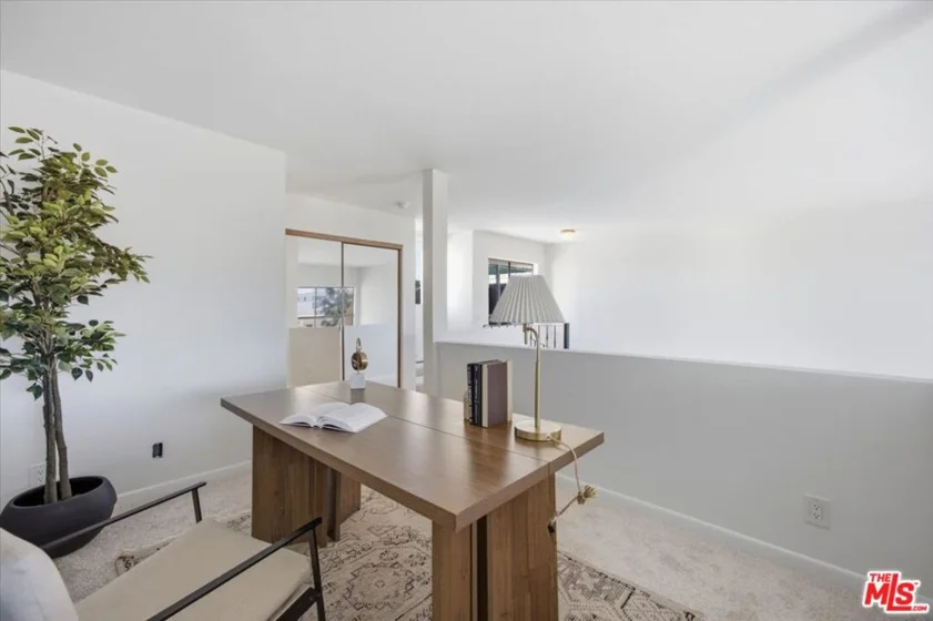 1271 Granville Avenue #402 photo 21