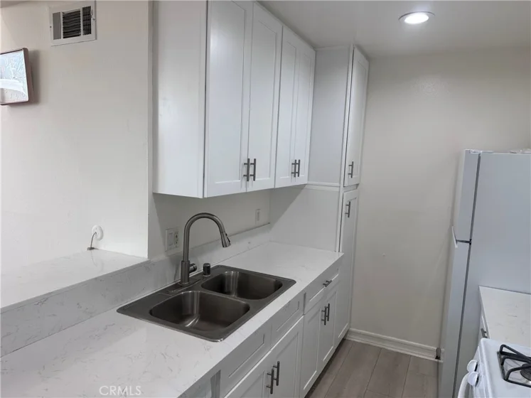 5700 Etiwanda #264 photo 8