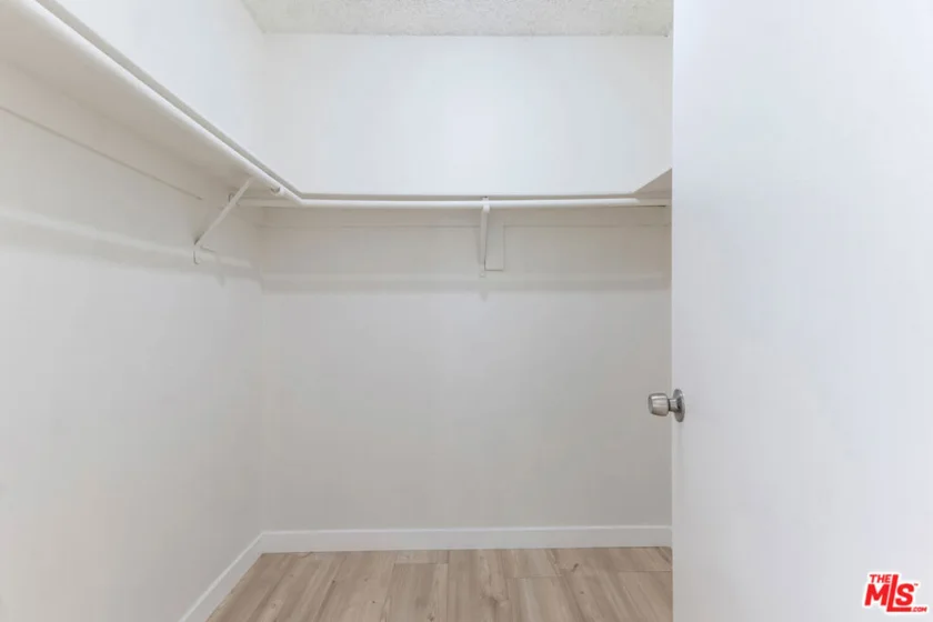18316 Hatteras Street #21 photo 10