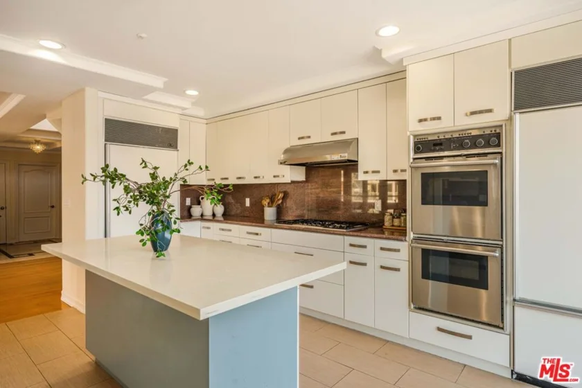 1645 Malcolm Avenue #302 photo 6