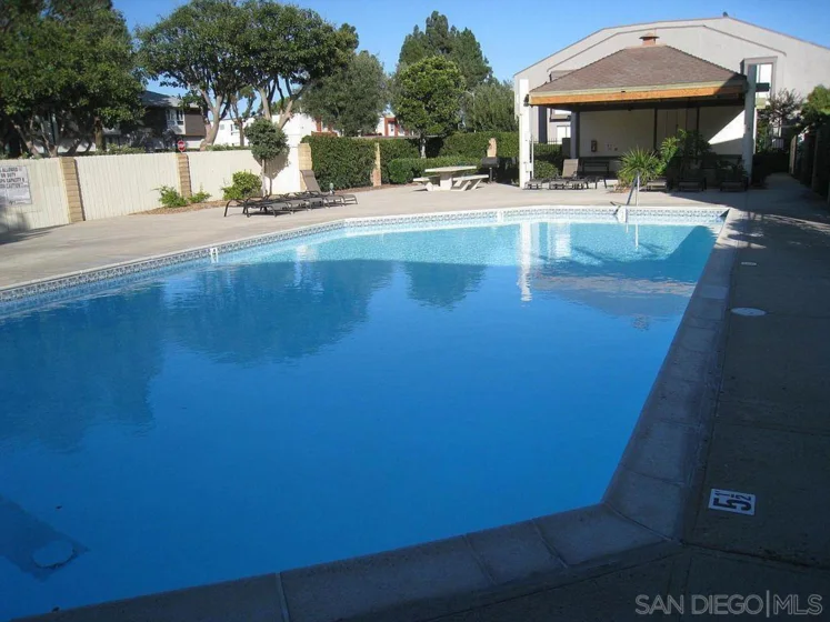 9109 Village Glen #268 photo 2