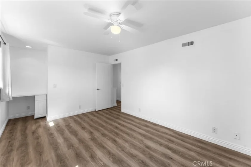 10203 Holburn photo 7
