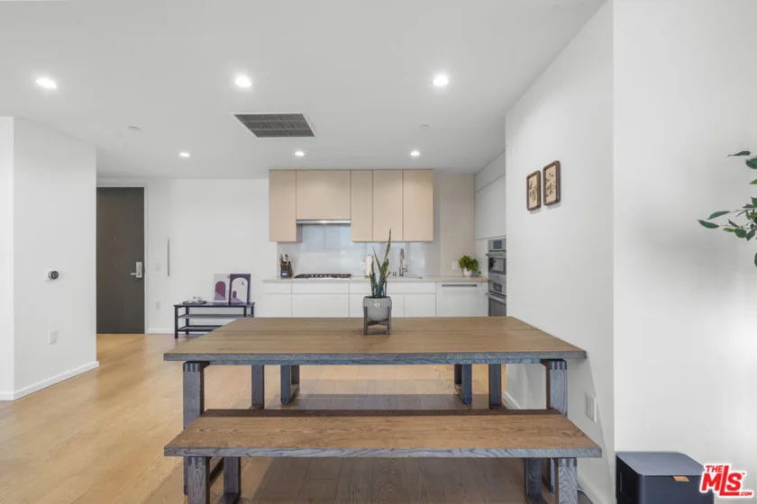877 Francisco Street #1116 photo 12