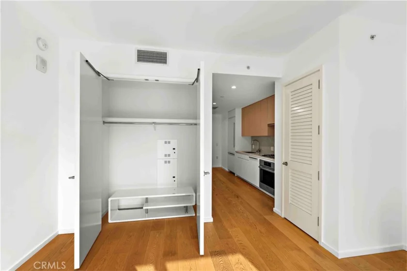 877 Francisco #517 photo 31