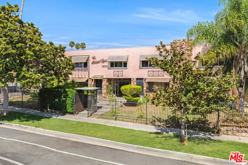 1600 N Hobart Boulevard #15 photo 1