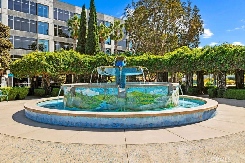 5300 Playa Vista Drive #5 photo 38