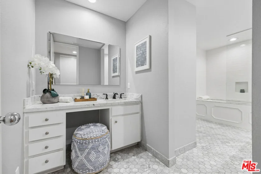 141 S Linden Drive #104 photo 14