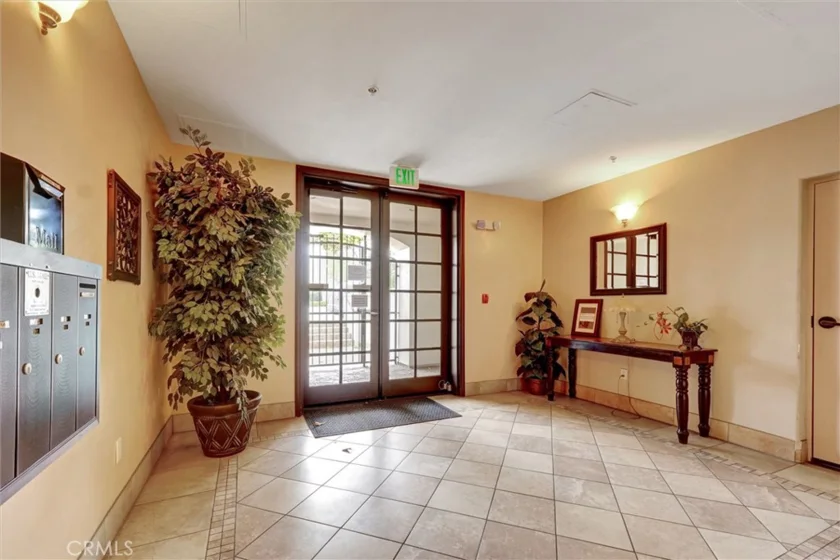 13935 Burbank Boulevard #105 photo 3