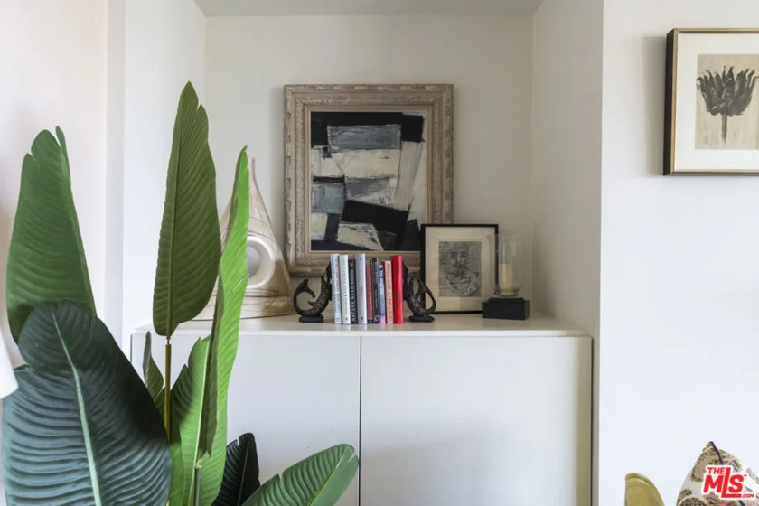 818 N Doheny Drive #302 photo 3