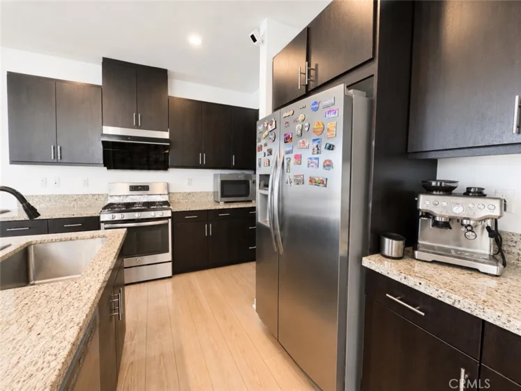 46 Finch photo 14