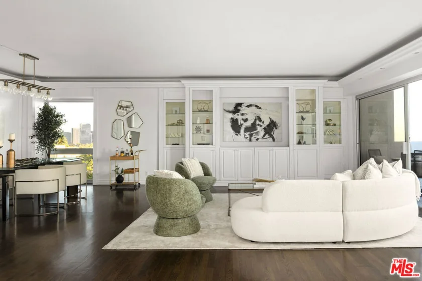 10450 Wilshire Boulevard #8A photo 1