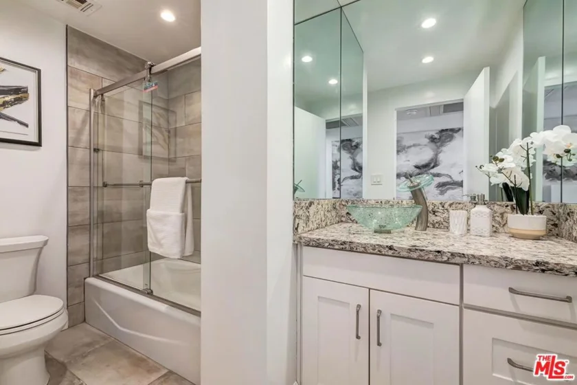10501 Wilshire Boulevard #1810 photo 15