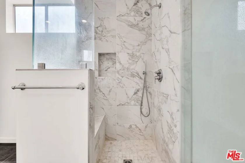 1164 Wellesley Avenue #204 photo 23