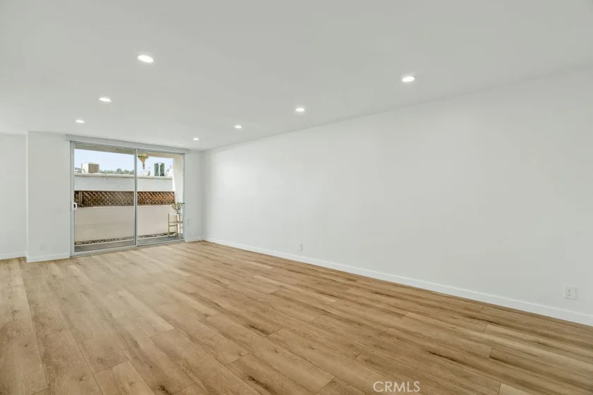 4637 Willis Avenue #306 photo 24