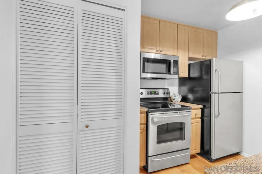 1970 Columbia Street #301 photo 5