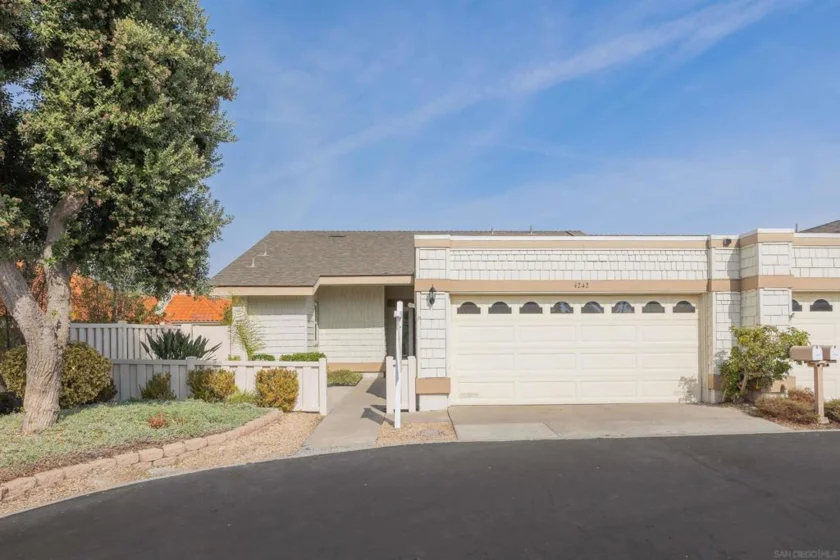 4242 Dusk Lane photo 1