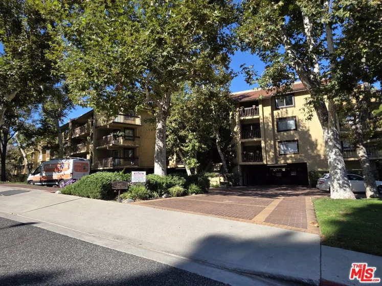 3481 Stancrest Drive #211 photo 1