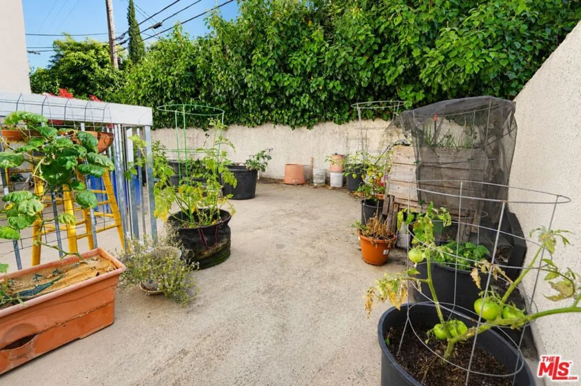 1915 Malcolm Avenue #301 photo 20