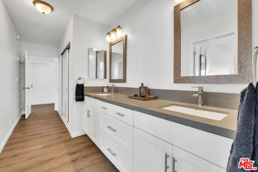 5674 Windsor Way #210 photo 12