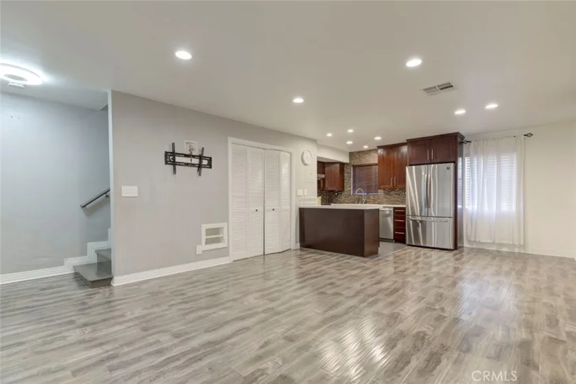 618 N Howard photo 10