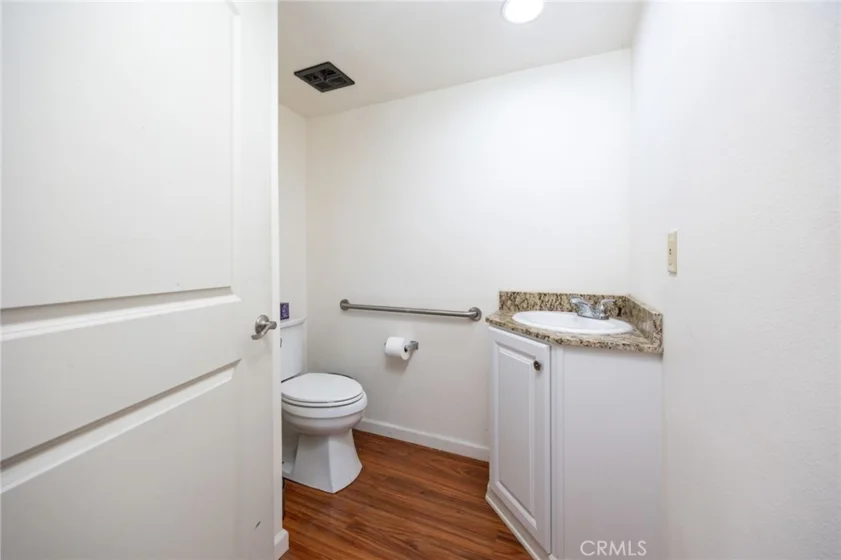8174 Glengarry Green photo 15