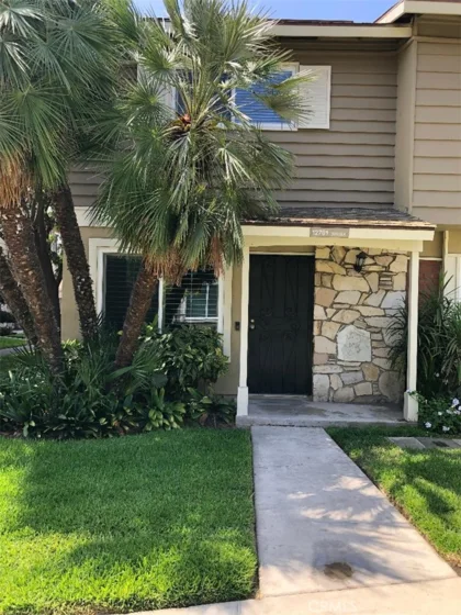12761 Sussex Circle photo 1