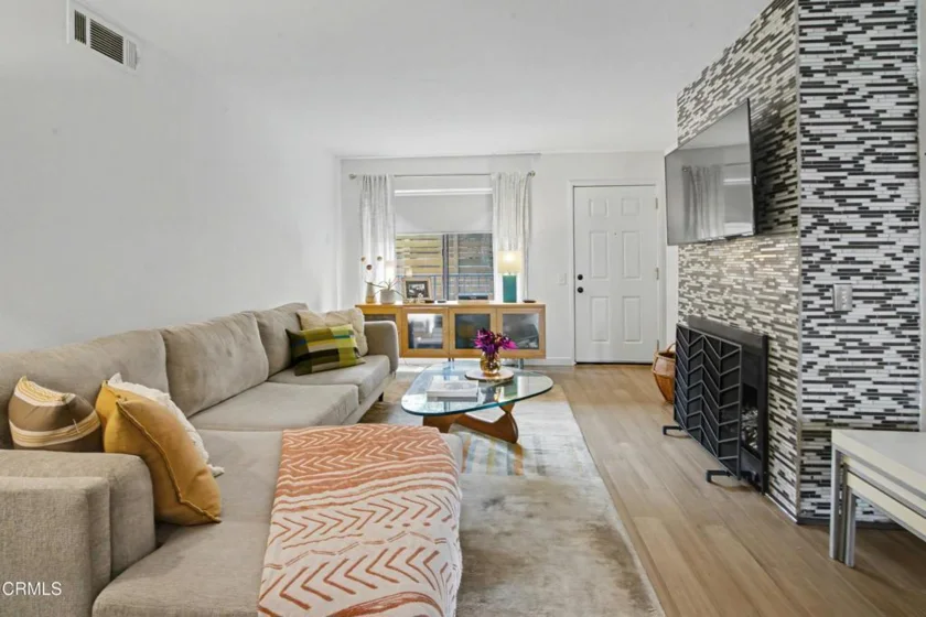 10960 Bluffside #102 photo 2