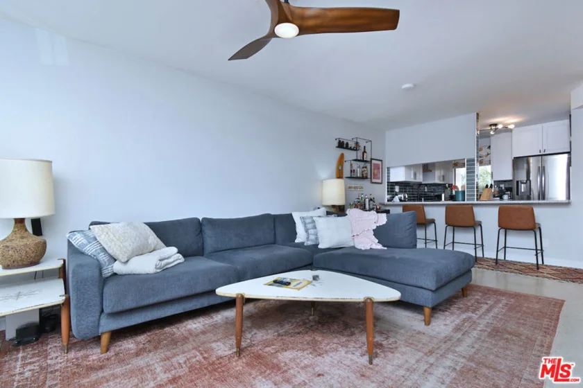 15207 Magnolia Boulevard #119 photo 1