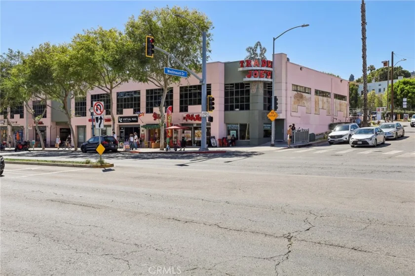 1221 N Kings #203 photo 39