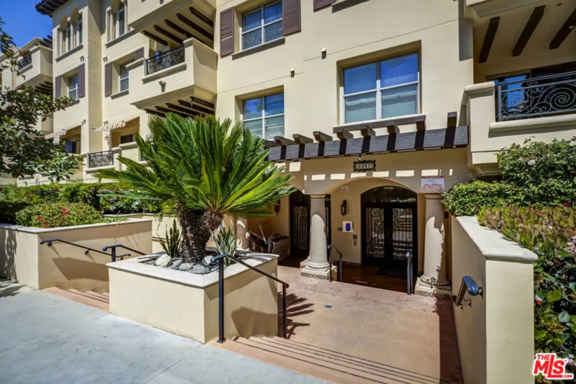 5037 Rosewood Avenue #314 photo 1
