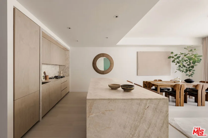 9200 Wilshire Boulevard #504E photo 1