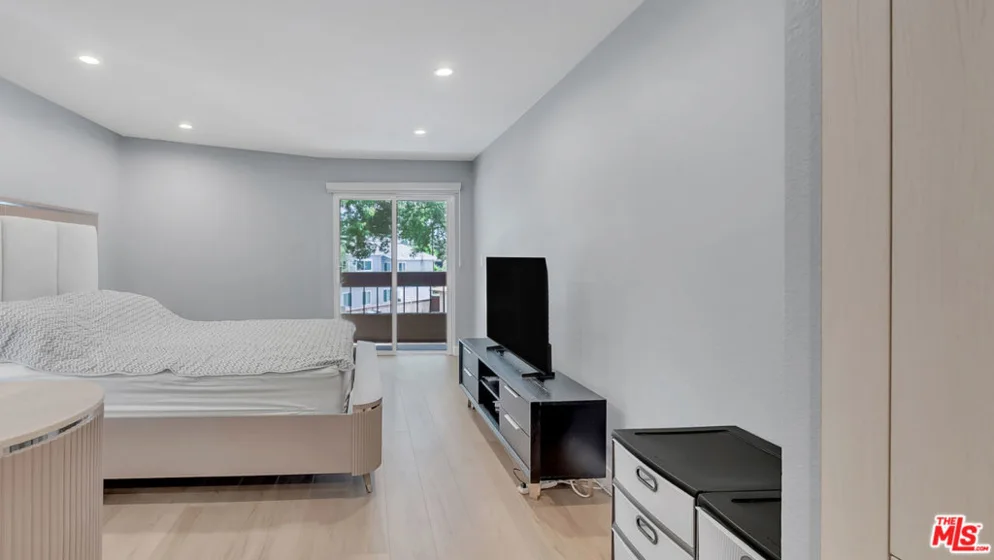 2121 Scott Road #206 photo 22