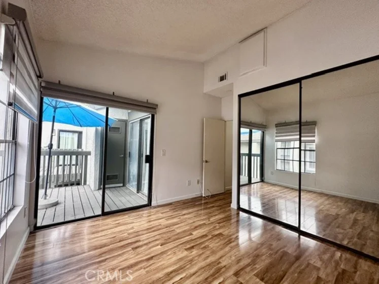 2542 W Macarthur photo 14