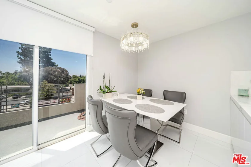 4925 Wilshire Boulevard #302 photo 40