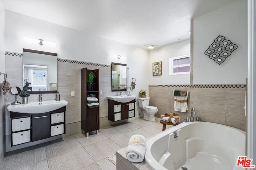 1540 Amherst Avenue #PH2 photo 18
