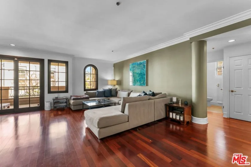 850 N Croft Avenue #302 photo 32