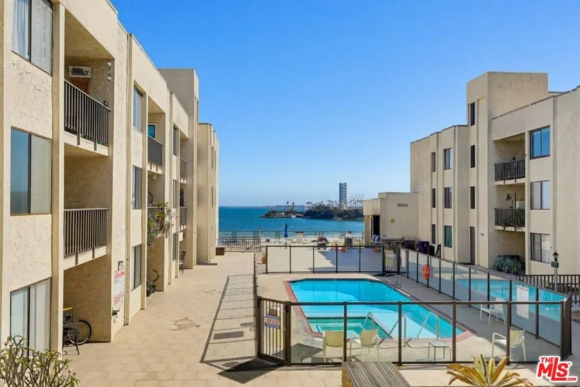 1140 E Ocean Boulevard #220 photo 21
