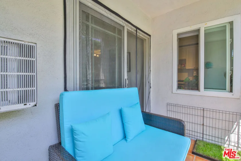 625 N Flores Street #102 photo 33